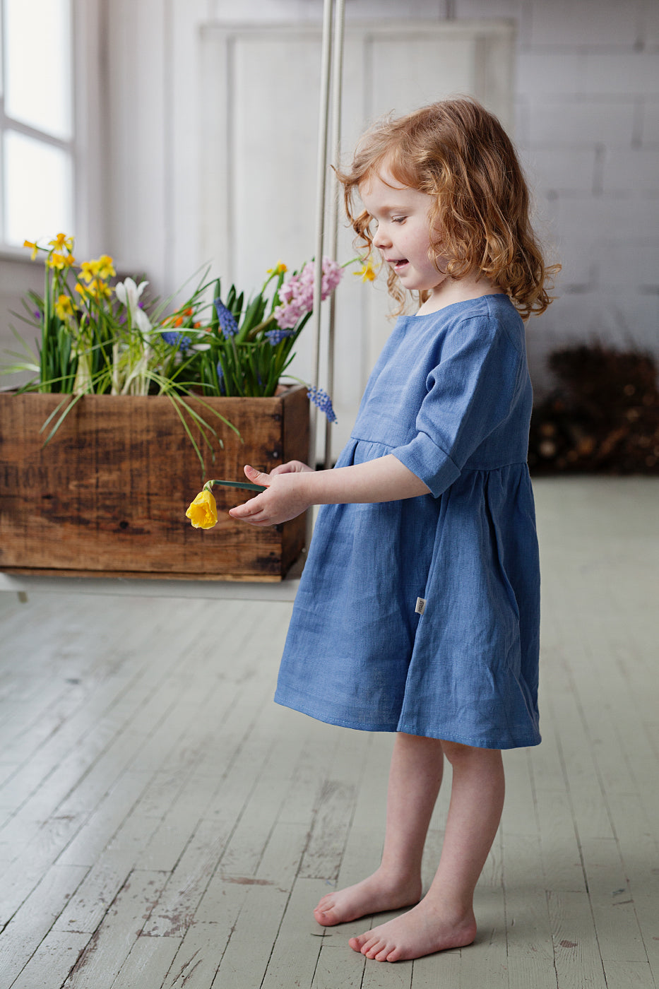 Girl‘s linen dress with long 3/4 sleeves