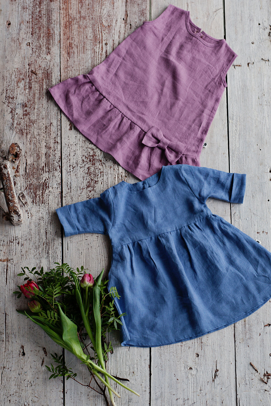 Girl‘s sleeveless linen dress with ribbon LILY