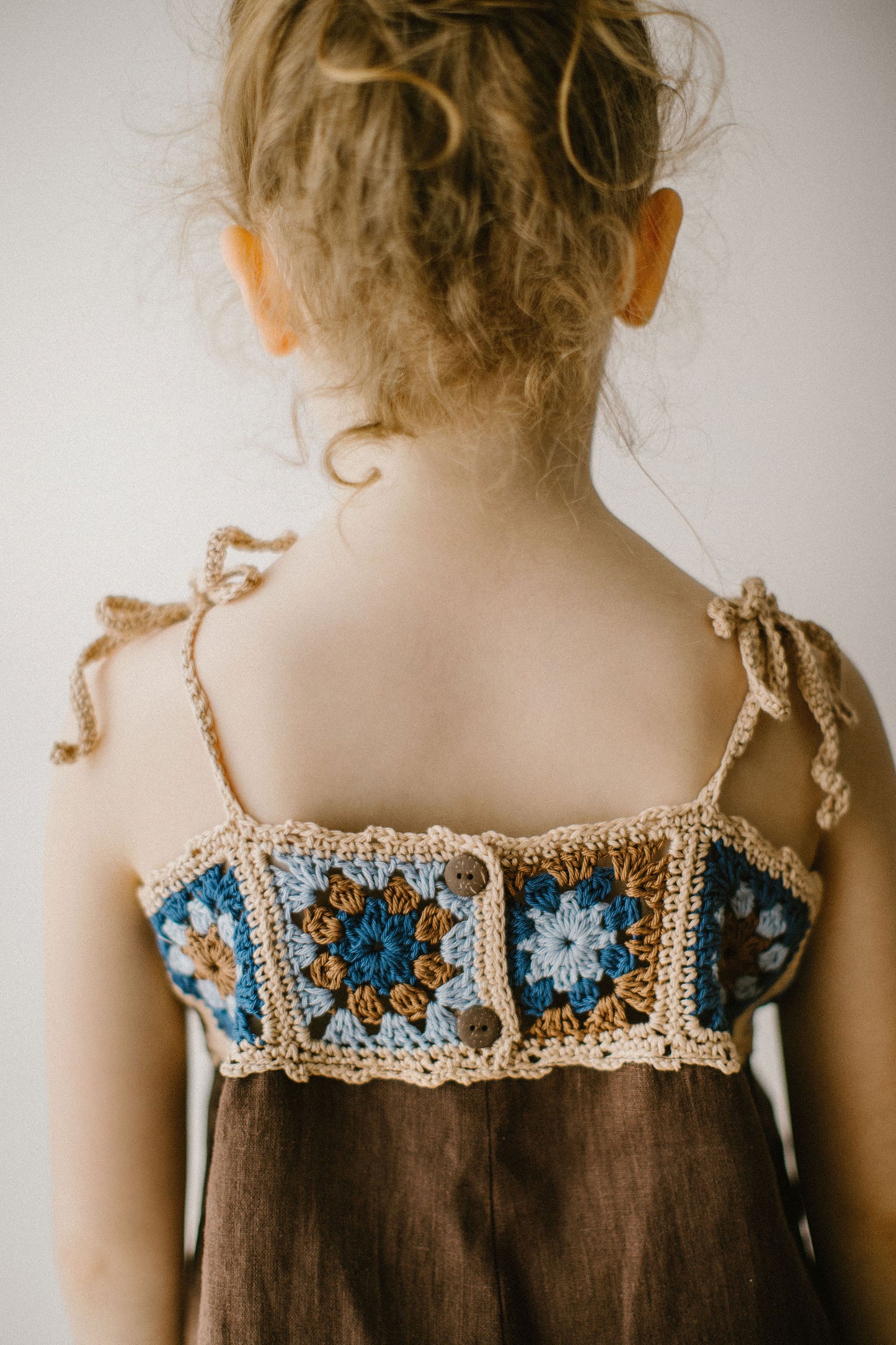 Sleeveless design, crocheted decoration and capri length combination looks amazing and is indeed very comfy.