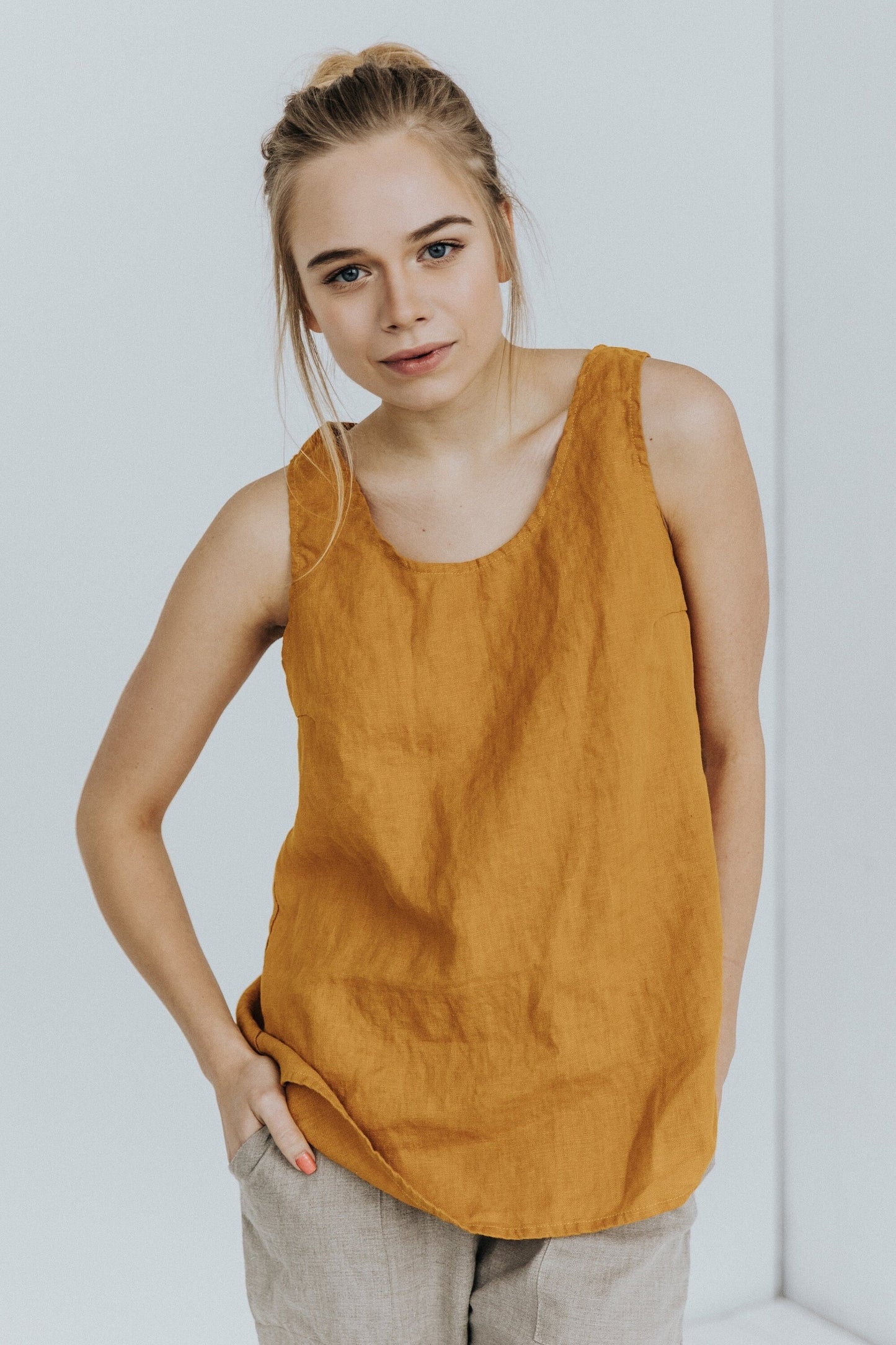 Sleeveless top ERSA