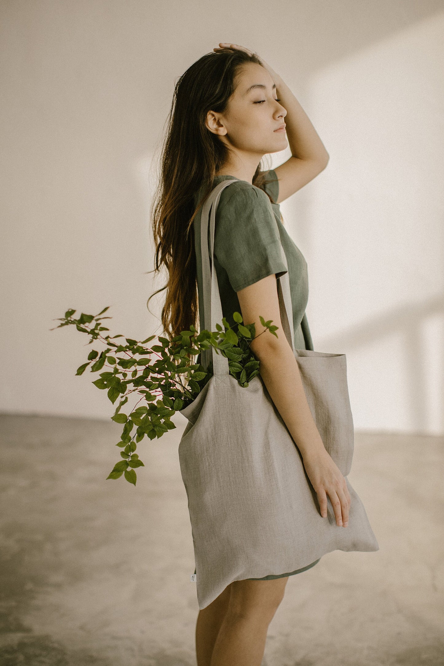 Natural linen tote bag with strong handles
