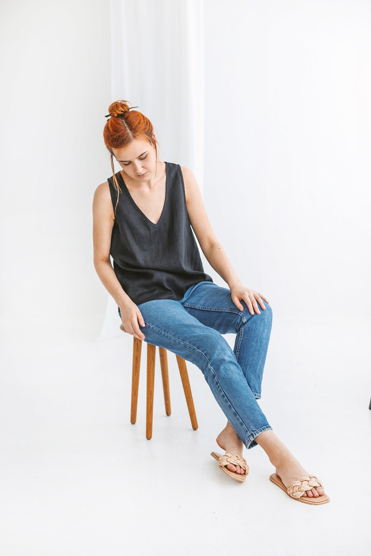 Sleeveless V-neck T-shirt ANNA