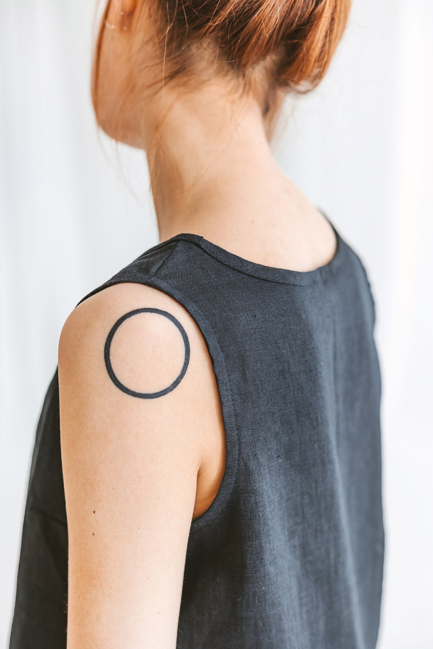 Sleeveless V-neck T-shirt ANNA