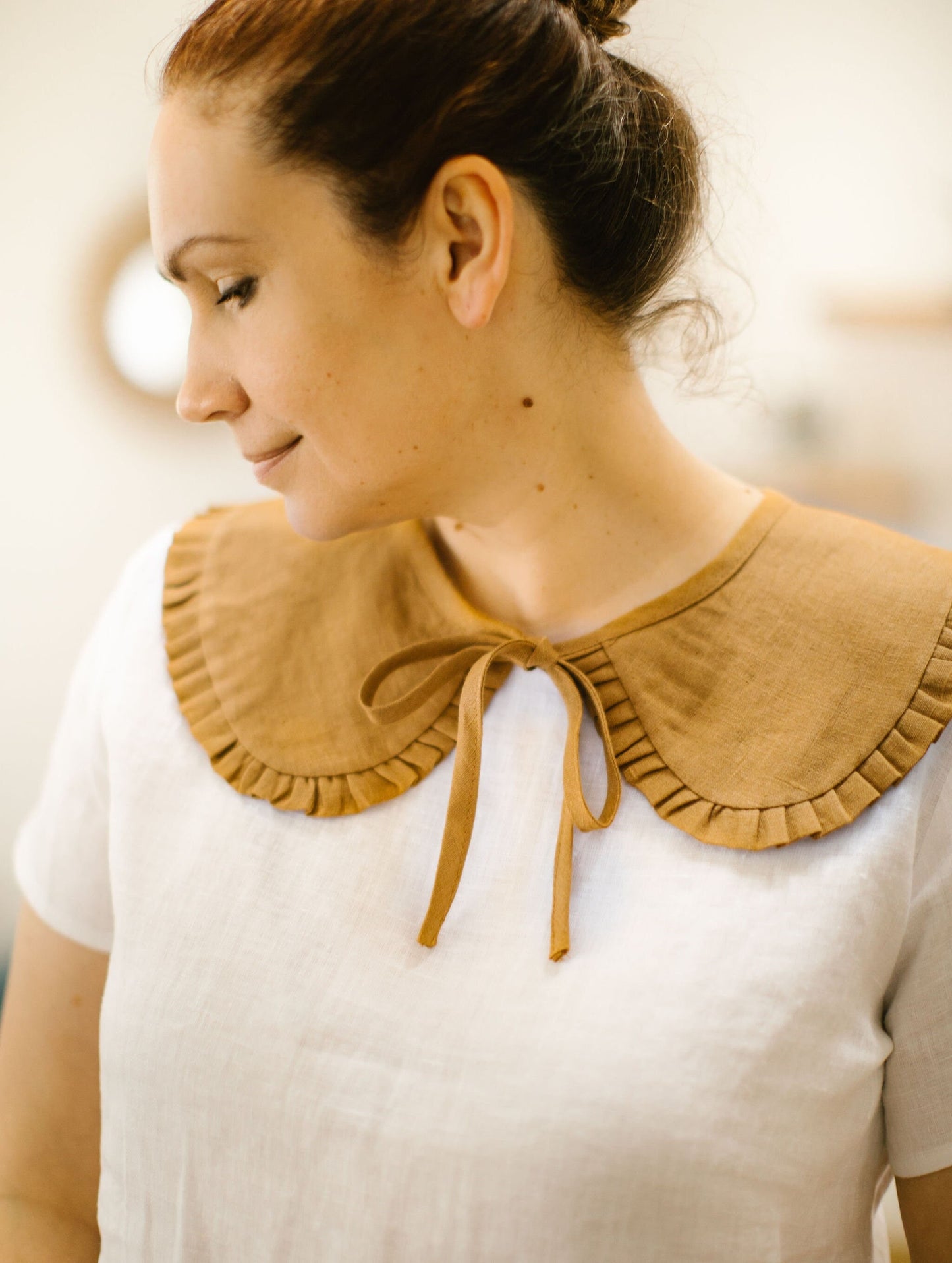 Removable peter pan collar