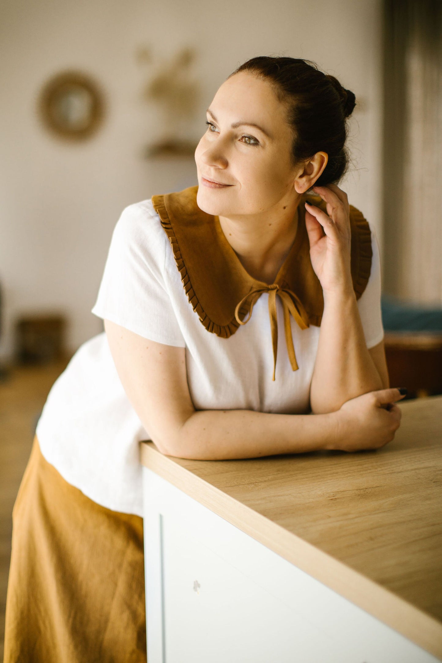 Removable peter pan collar