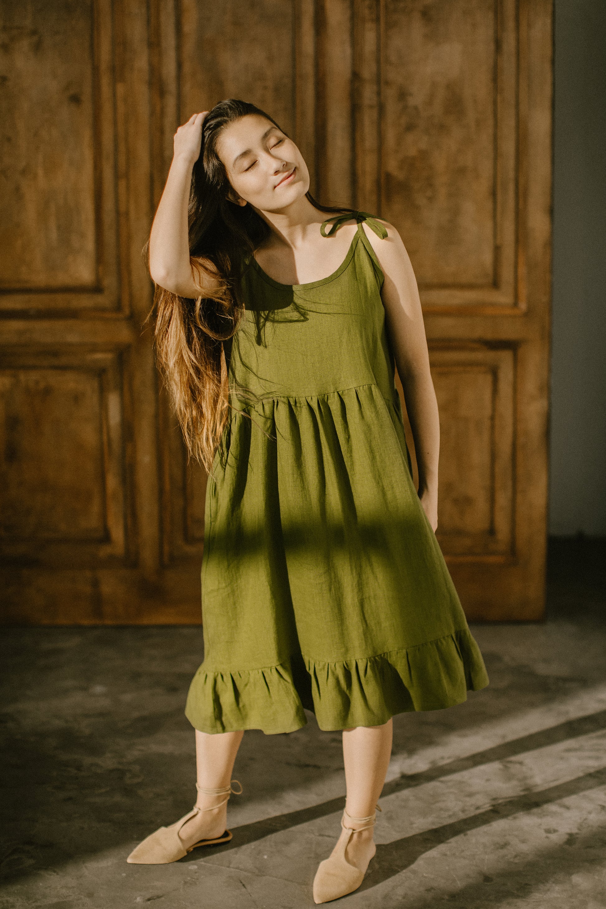 Linen midi dress with adjustable straps LINDA Noisy Forest Clothes Linen midi dress with adjustable straps LINDA Noisy Forest Clothes