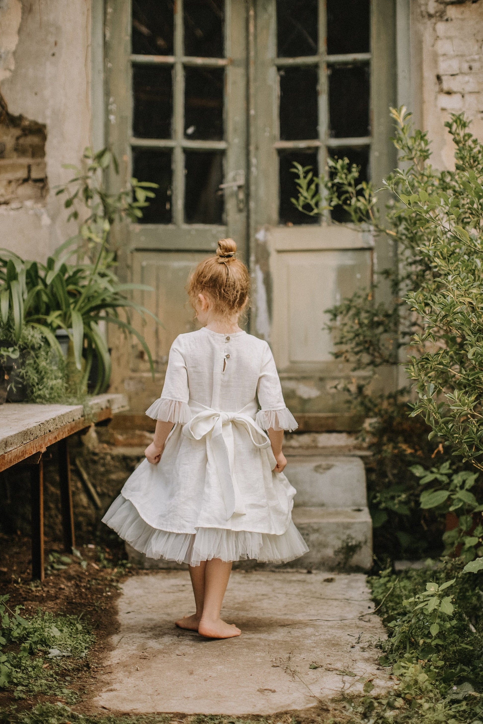 Wedding flower girl‘s linen and tulle dress with ribbon/READY TO SHIP