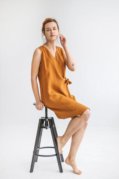 V-neck sleeveless linen shift dress UNA