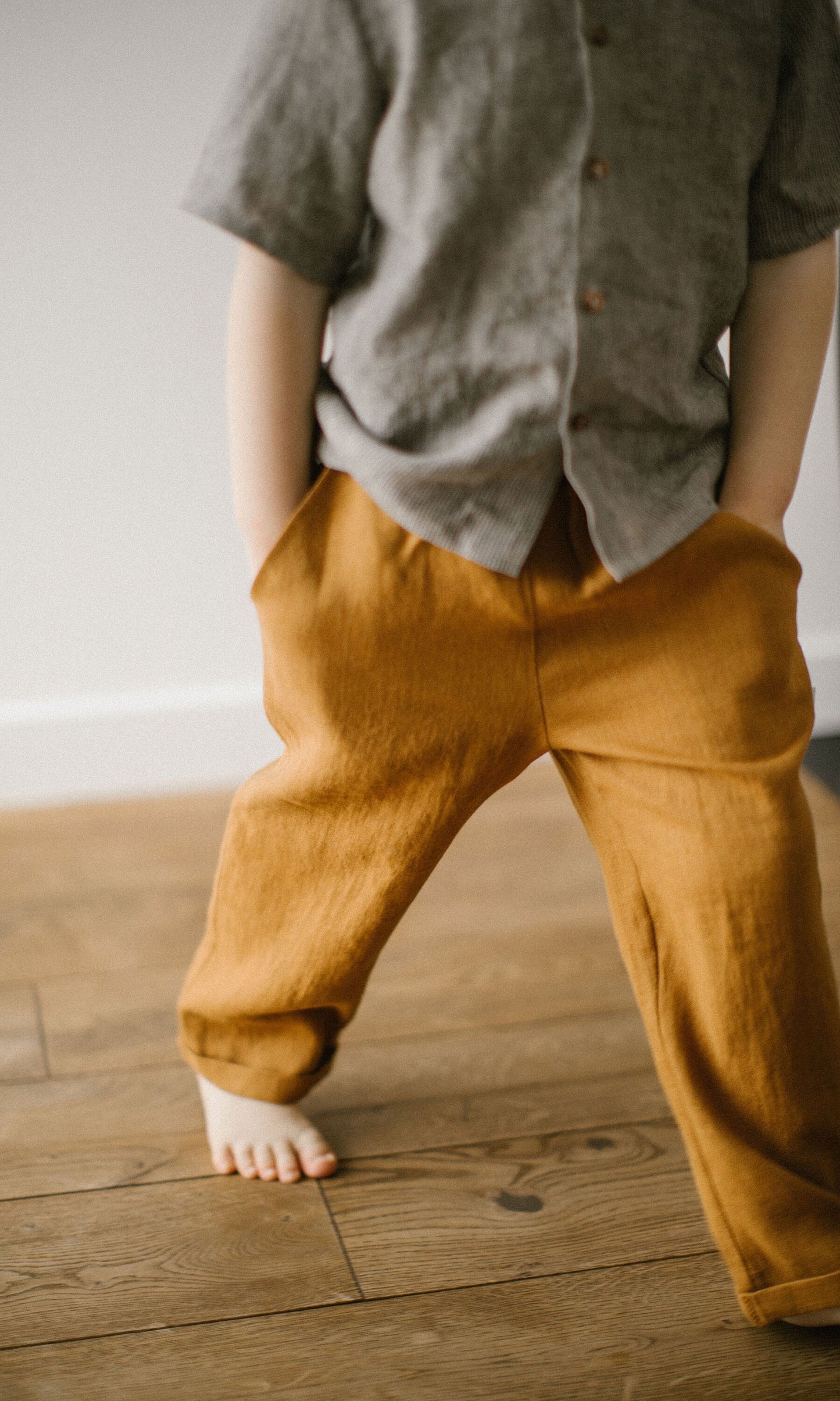 Elastic waist loose linen pants with pockets for boys