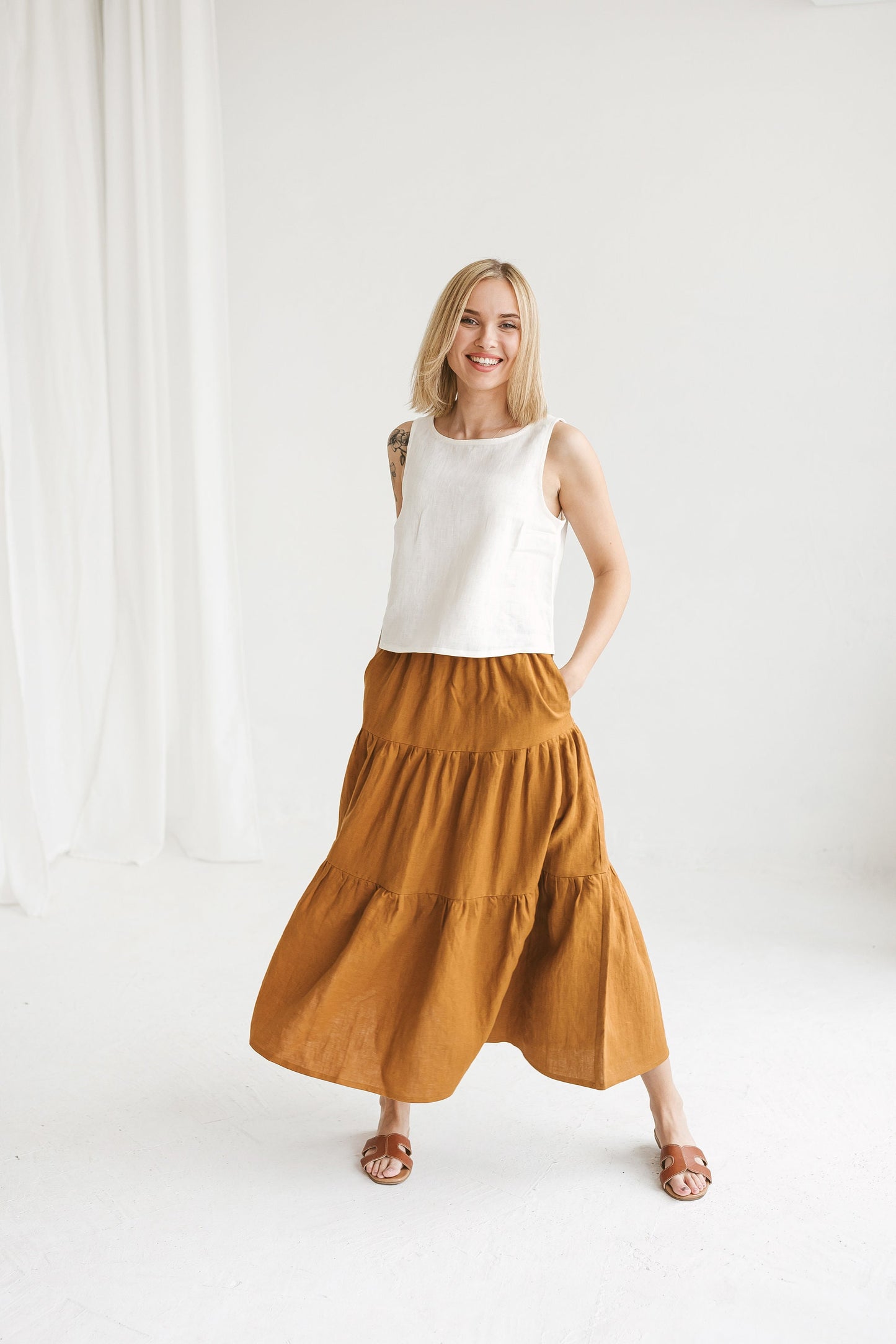 Trendy linen crop top VALENTINA